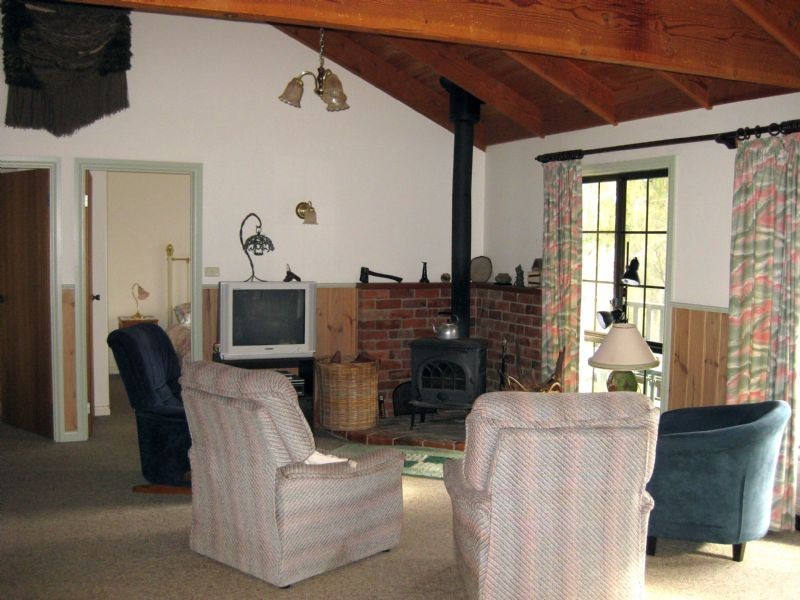 Lot 1/2 Hogans Lane, Musk Vale VIC 3461