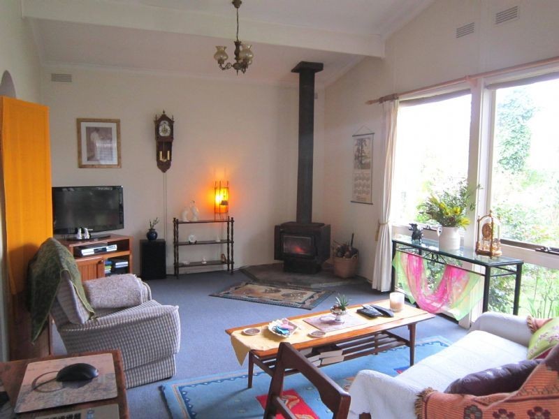 4 Ninth Street, Hepburn Springs VIC 3461