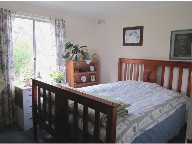 4 Ninth Street, Hepburn Springs VIC 3461