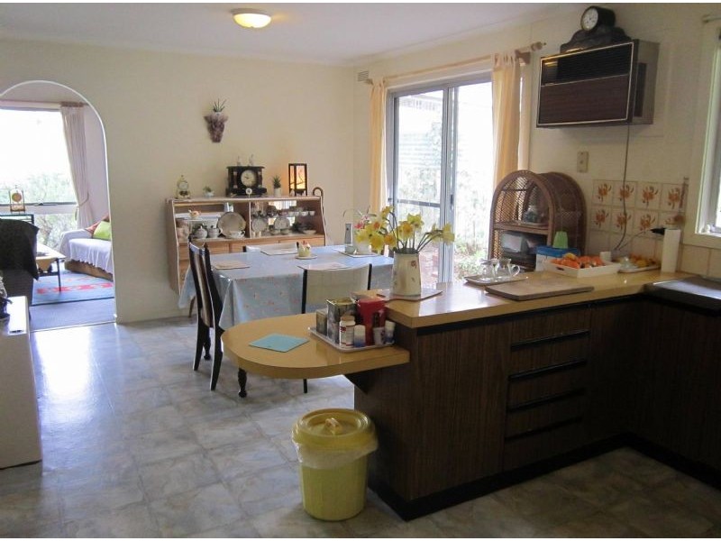 4 Ninth Street, Hepburn Springs VIC 3461