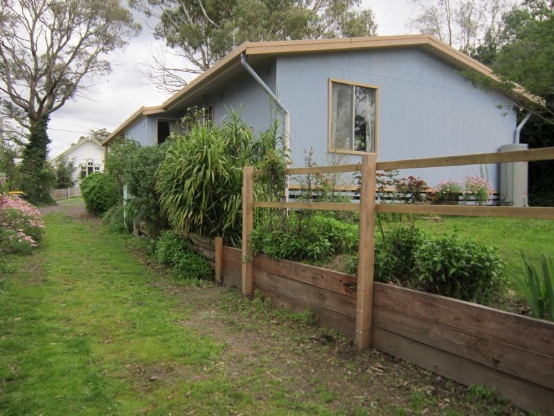 4 Ninth Street, Hepburn Springs VIC 3461