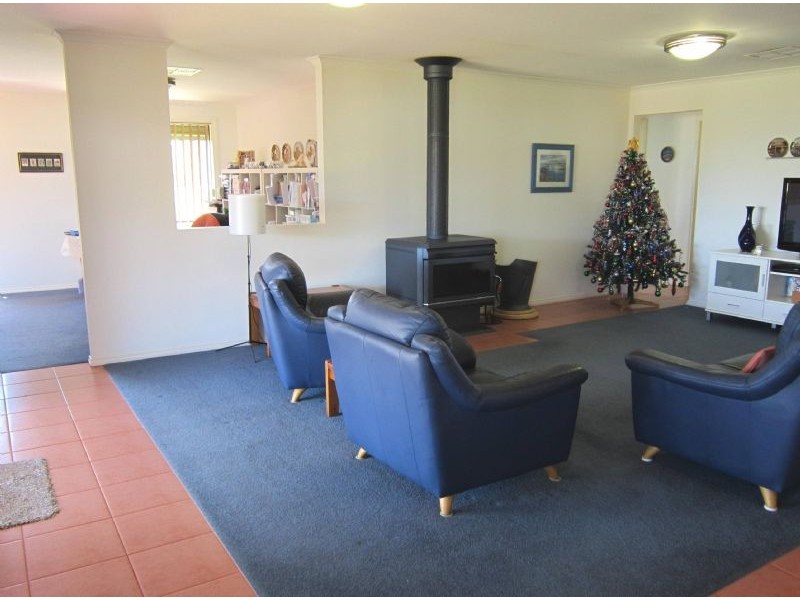 2 Barkly Street, Glenlyon VIC 3461