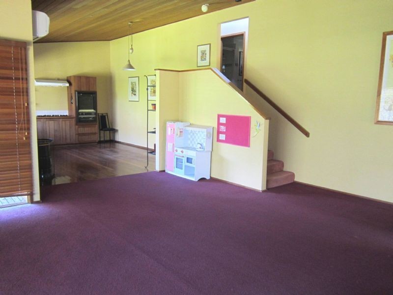 4 Hillview Road, Daylesford VIC 3460