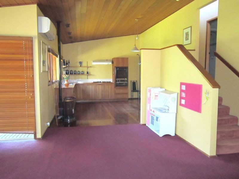 4 Hillview Road, Daylesford VIC 3460