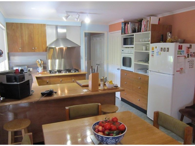 11 Sixteenth Street, Hepburn VIC 3461