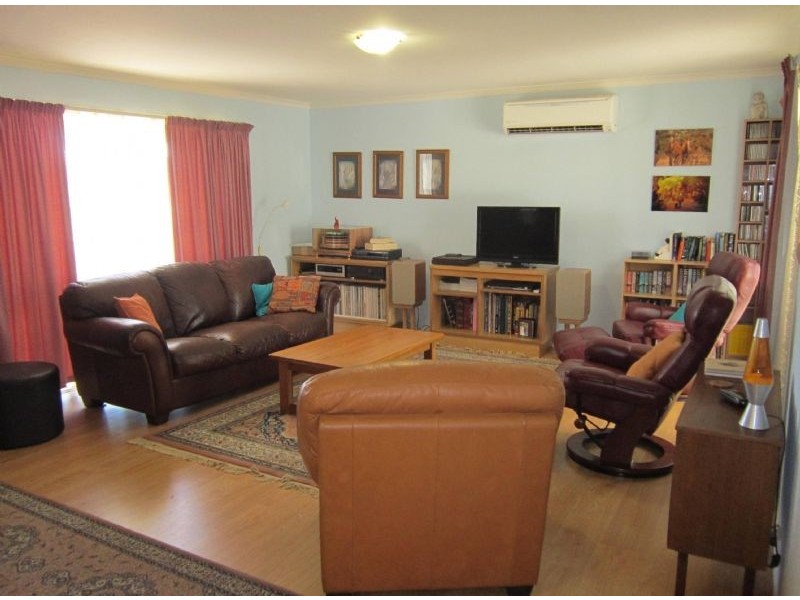 11 Sixteenth Street, Hepburn VIC 3461