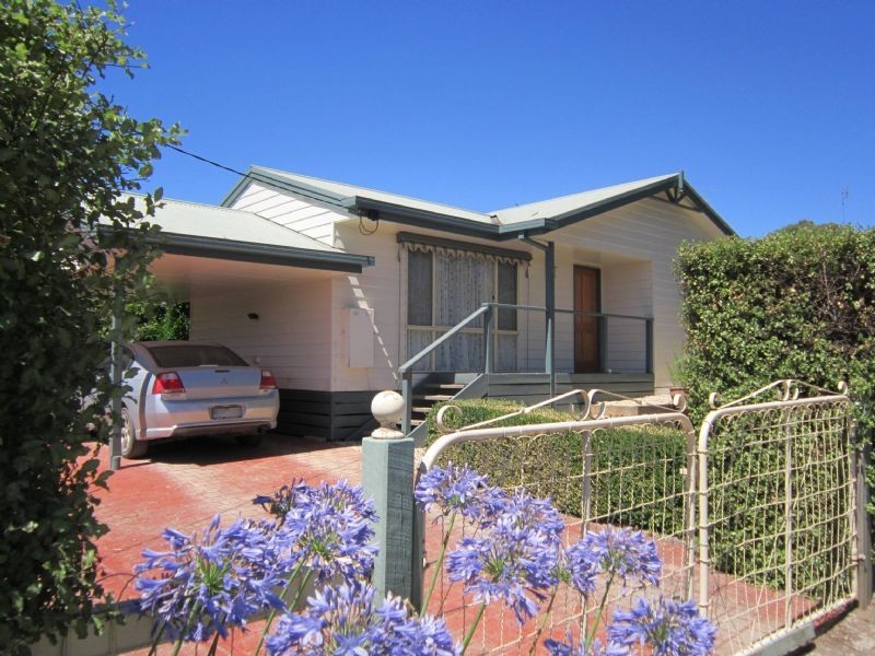 11 Sixteenth Street, Hepburn VIC 3461