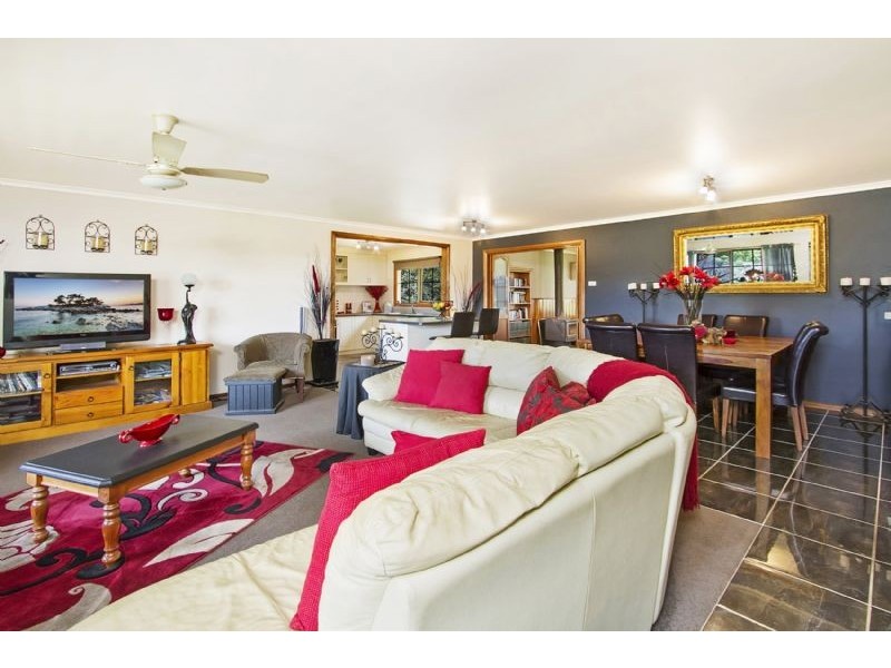 18 Wynvale Rise, Hepburn VIC 3461