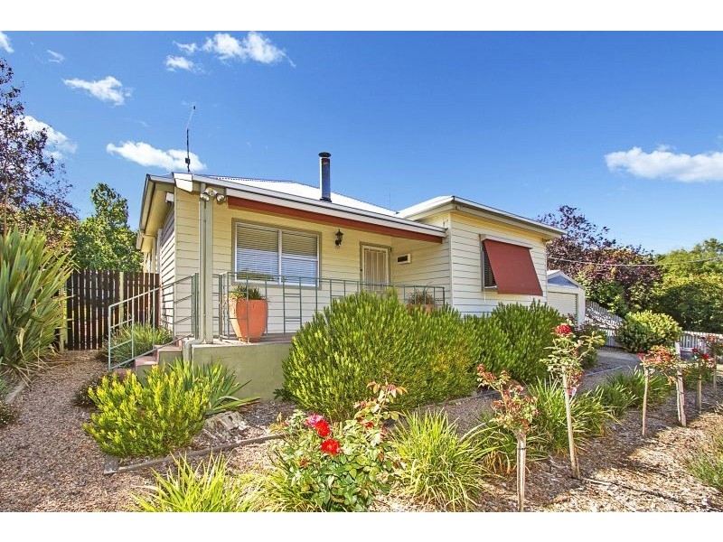 17 Queensberry Street, Daylesford VIC 3460