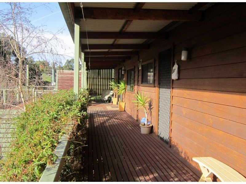 175 Main Road, Hepburn VIC 3461