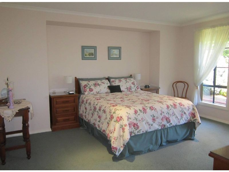 2 Barkly Street, Glenlyon VIC 3461