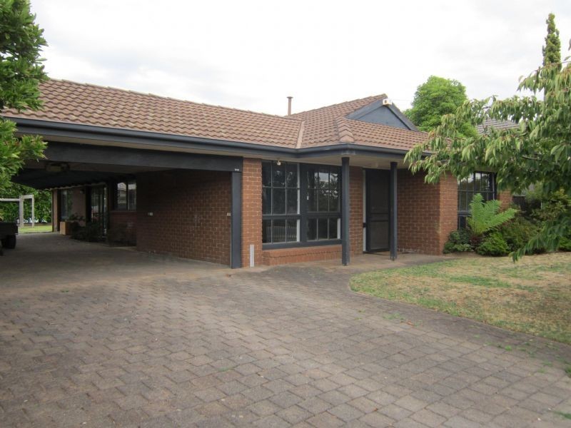 66 West Street, Daylesford VIC 3460