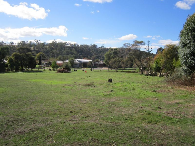 14 Vanina Street, Hepburn Springs VIC 3461