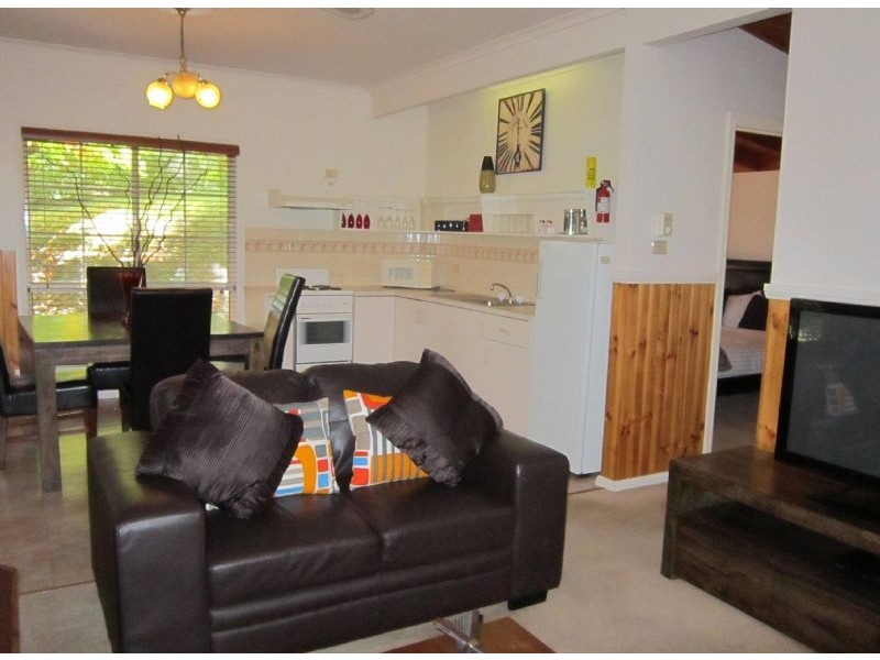 2/7 Forest Avenue, Hepburn Springs VIC 3461