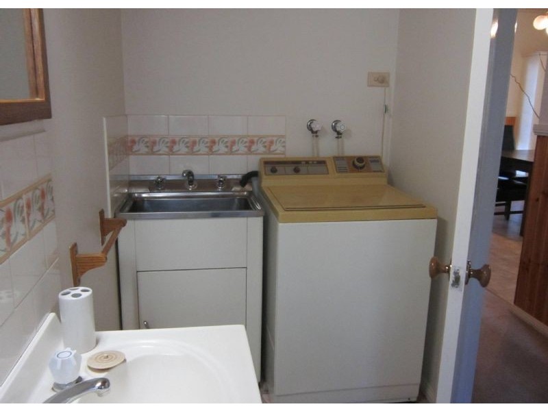 2/7 Forest Avenue, Hepburn Springs VIC 3461