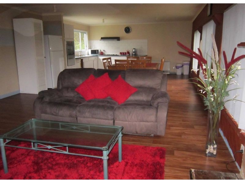 8 Second Street, Hepburn Springs VIC 3461