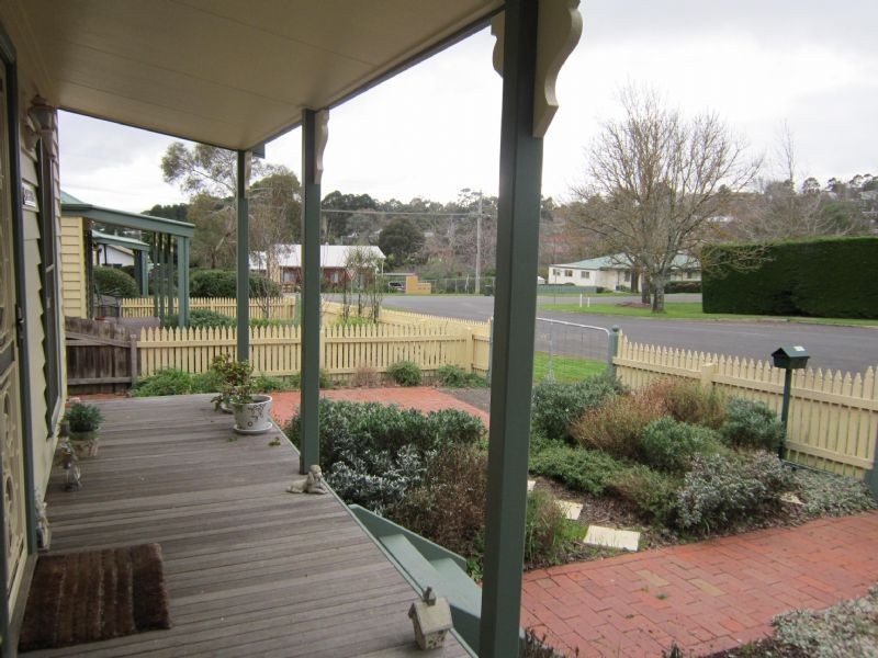 3/2 Bridport Street, Daylesford VIC 3460