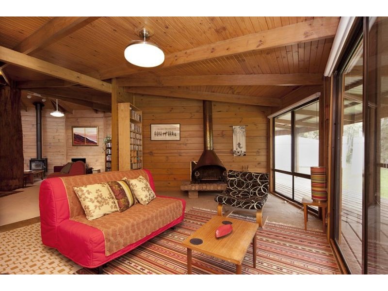 90 Whitegum Drive, Wheatsheaf VIC 3461