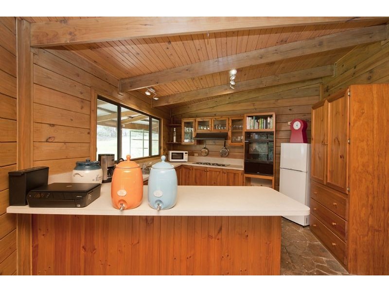 90 Whitegum Drive, Wheatsheaf VIC 3461