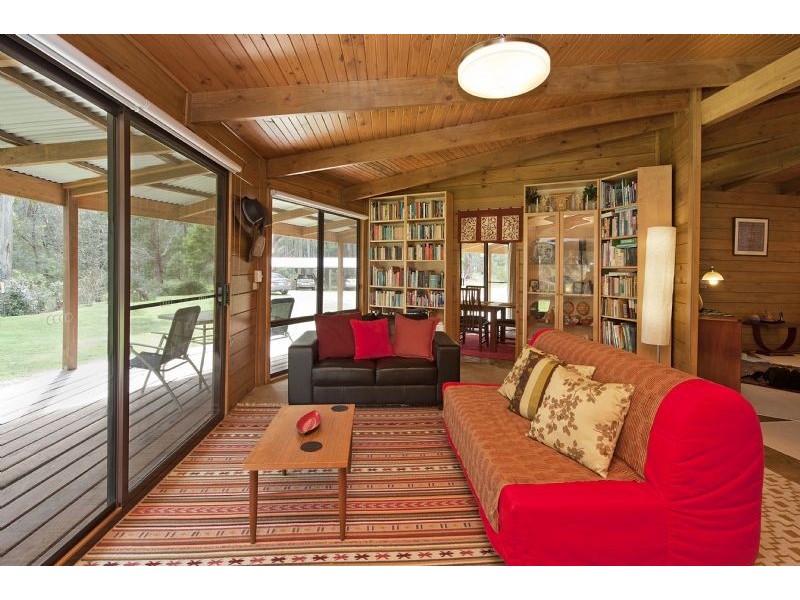 90 Whitegum Drive, Wheatsheaf VIC 3461