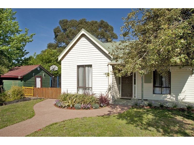 16 Little Street, Daylesford VIC 3460