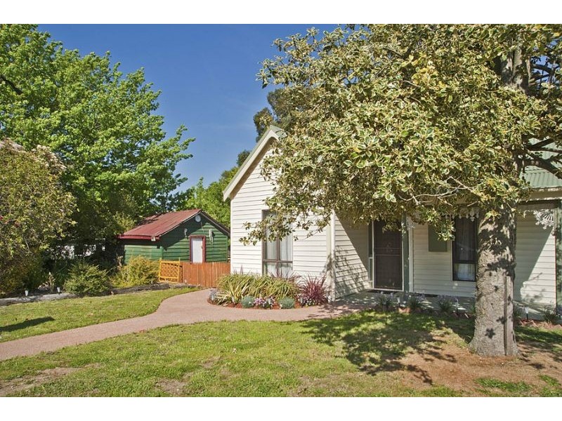 16 Little Street, Daylesford VIC 3460