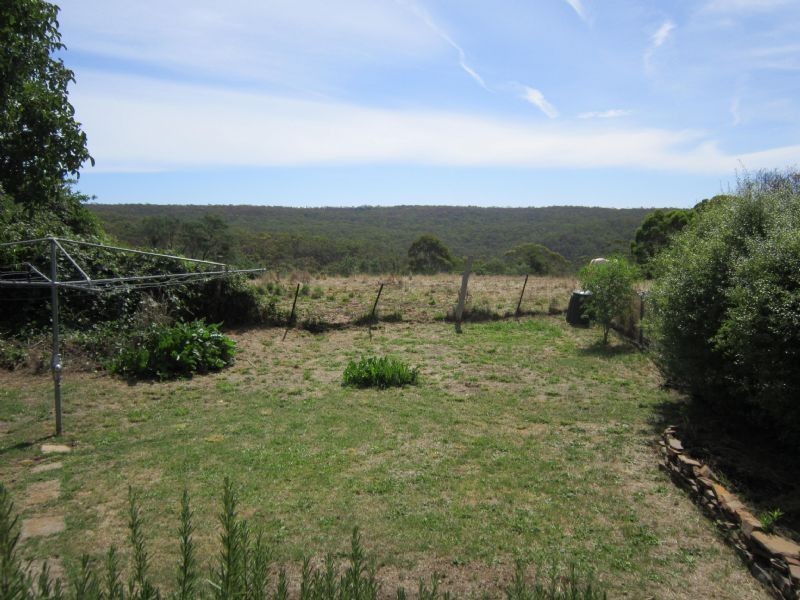 16 Table Hill Rd, Daylesford VIC 3460