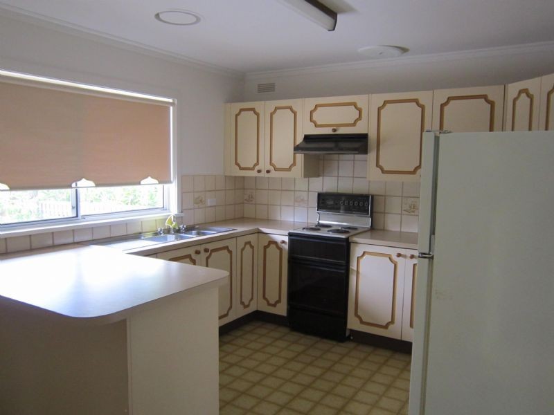 18 Tenth Street, Hepburn Springs VIC 3461