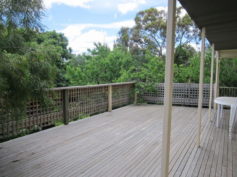 18 Tenth Street, Hepburn Springs VIC 3461