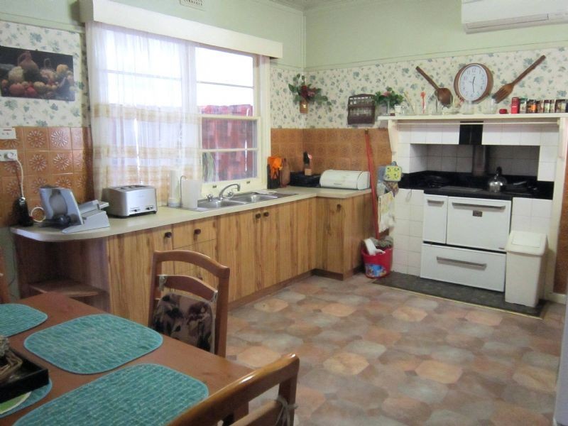 87 West Street, Daylesford VIC 3460