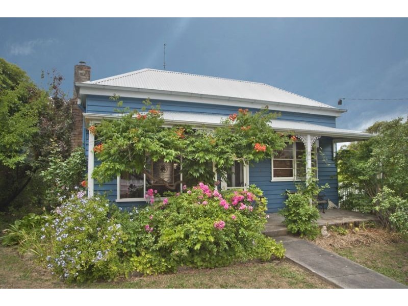 15 Main Road, Hepburn Springs VIC 3461