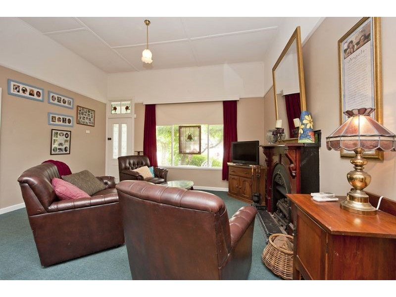 15 Main Road, Hepburn Springs VIC 3461