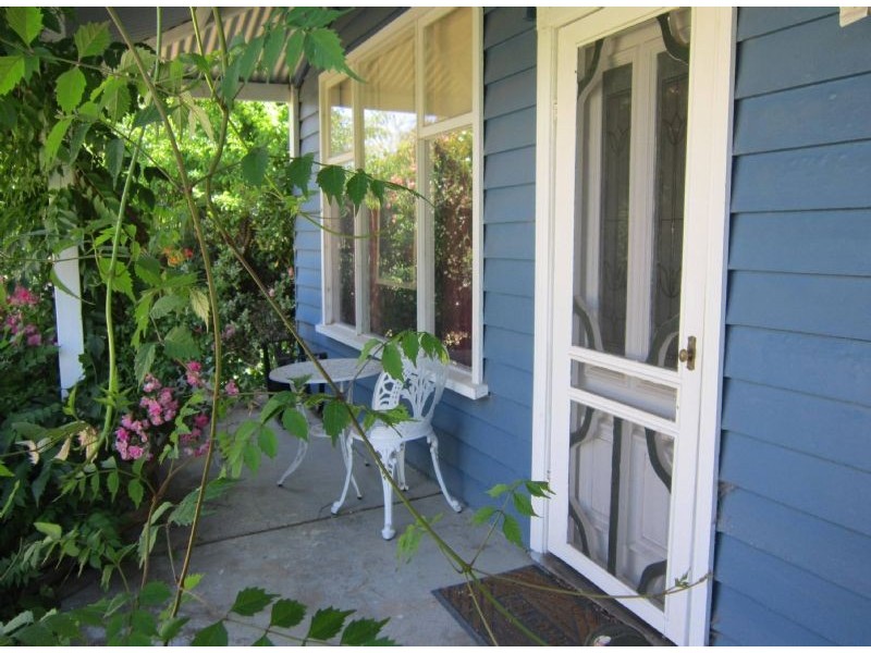 15 Main Road, Hepburn Springs VIC 3461