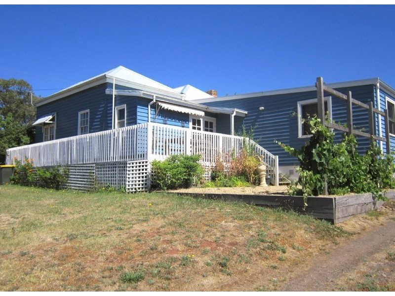 15 Main Road, Hepburn Springs VIC 3461