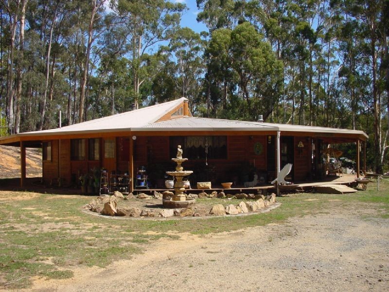 90 Whitegum Drive, Wheatsheaf VIC 3461