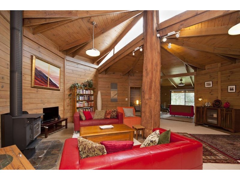 90 Whitegum Drive, Wheatsheaf VIC 3461