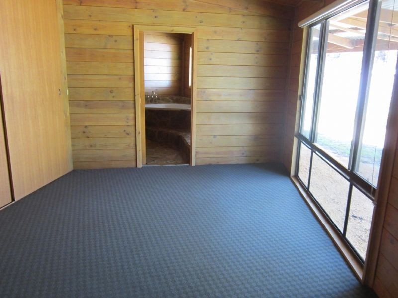 90 Whitegum Drive, Wheatsheaf VIC 3461