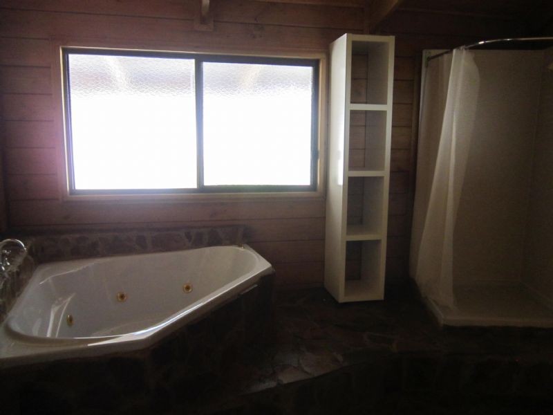 90 Whitegum Drive, Wheatsheaf VIC 3461