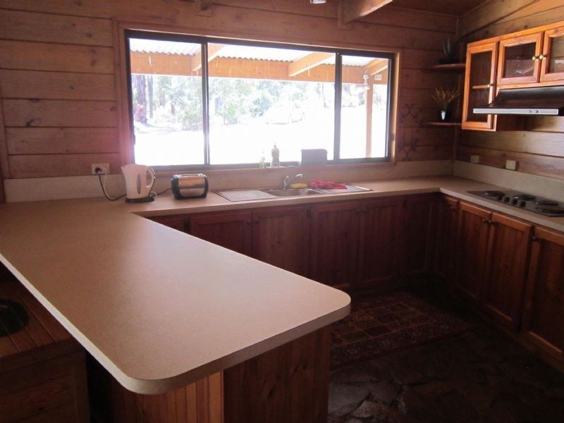 90 Whitegum Drive, Wheatsheaf VIC 3461