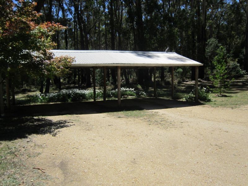 90 Whitegum Drive, Wheatsheaf VIC 3461