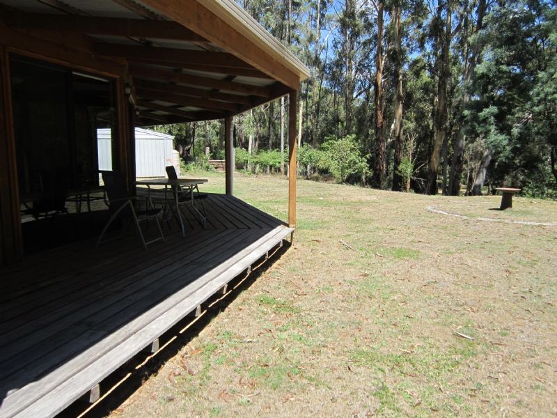 90 Whitegum Drive, Wheatsheaf VIC 3461