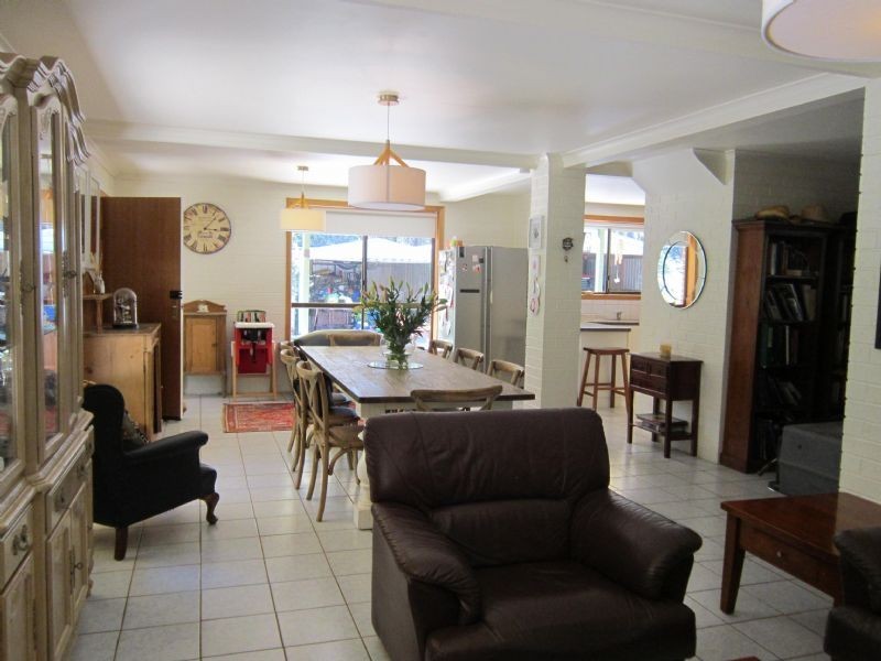 45 Whitegum Drive, Wheatsheaf VIC 3461