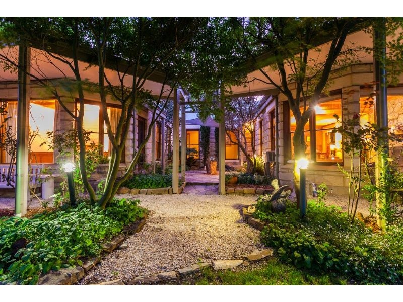 25 Langdon Court, Daylesford VIC 3460