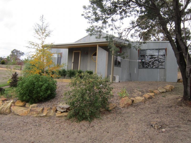 Tanderra/128A Ajax Road, Hepburn Springs VIC 3461