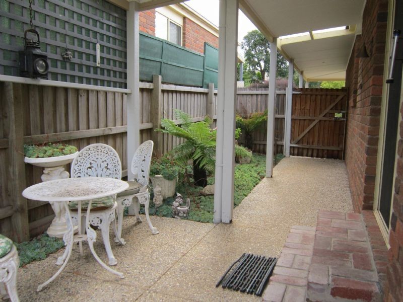 2/130 Raglan Street, Daylesford VIC 3460