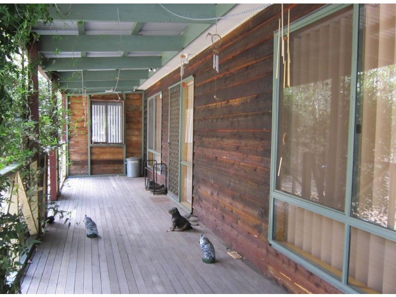 215 Whitegum Drive, Daylesford VIC 3460