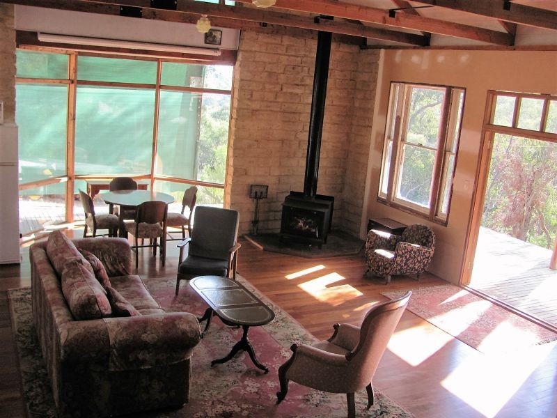 20 Forest Avenue,, Hepburn Springs VIC 3461