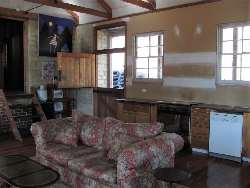 20 Forest Avenue,, Hepburn Springs VIC 3461