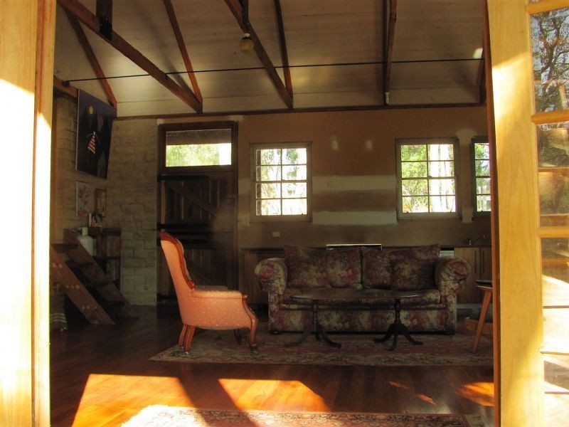 20 Forest Avenue,, Hepburn Springs VIC 3461