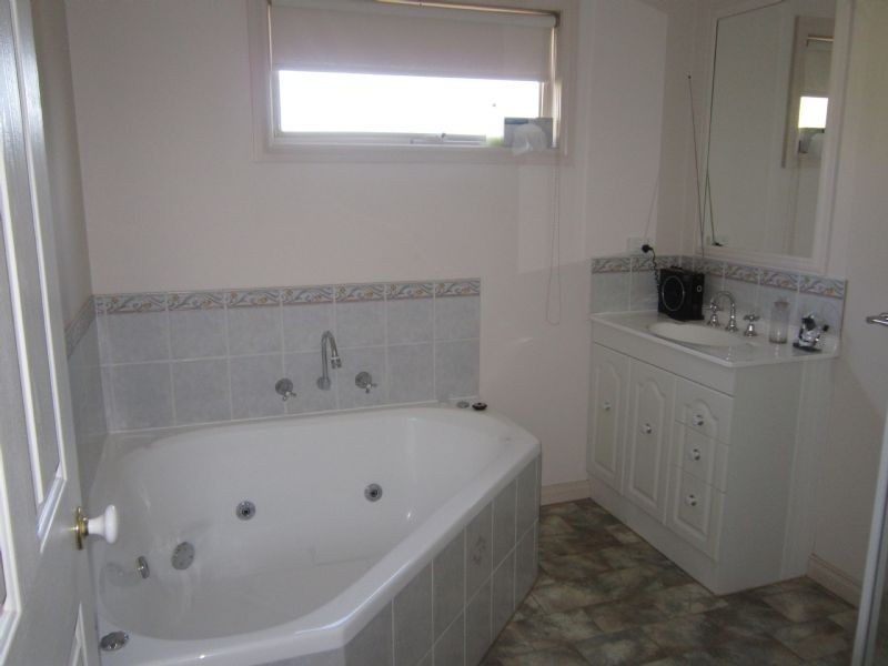 34 Central Springs Road, Daylesford VIC 3460